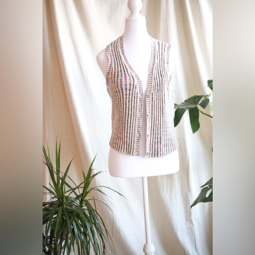 Button down multicolored heather texture cream tank